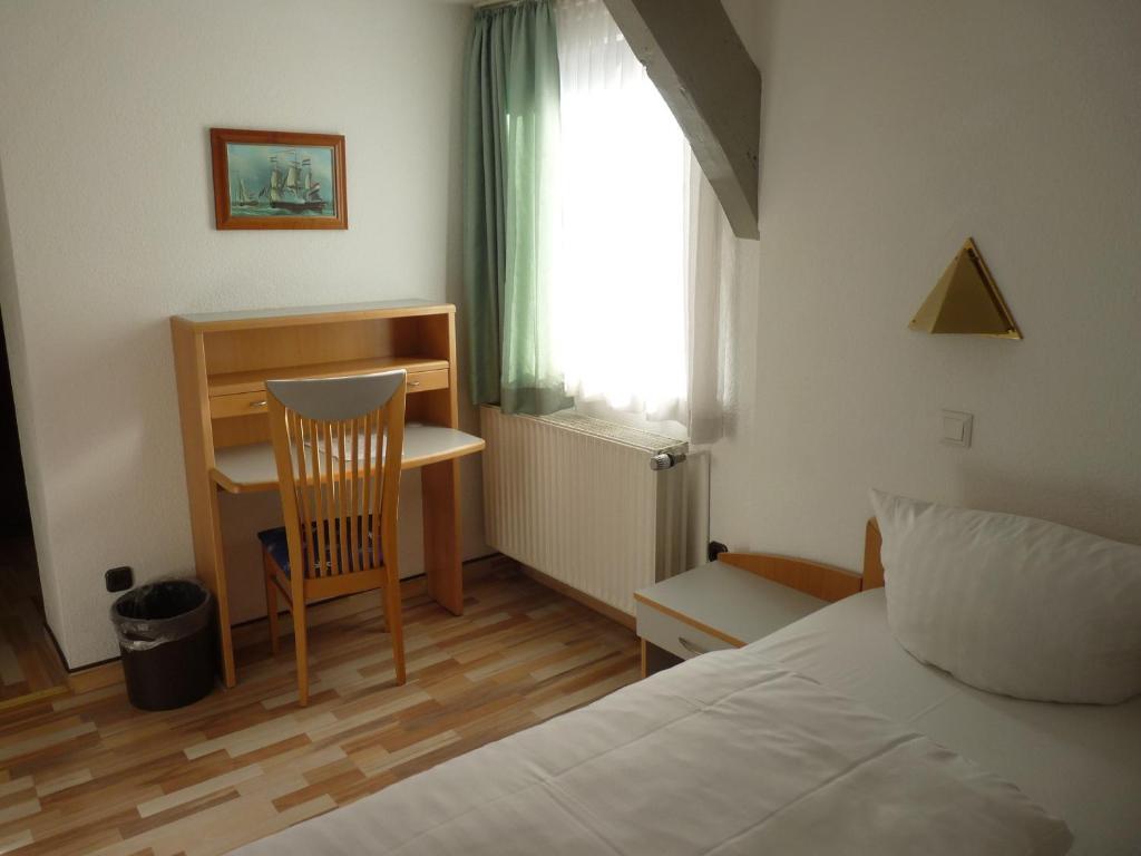 Hotel Zur Krone Хамельн Экстерьер фото